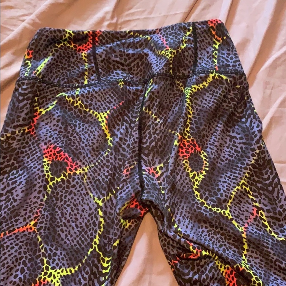 Pattern Workout Leggings - Picture 2 of 2